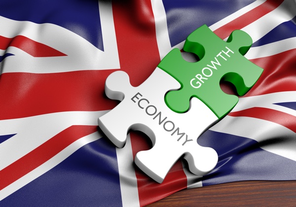 GBP/USD edges lower, markets eye UK retail sales