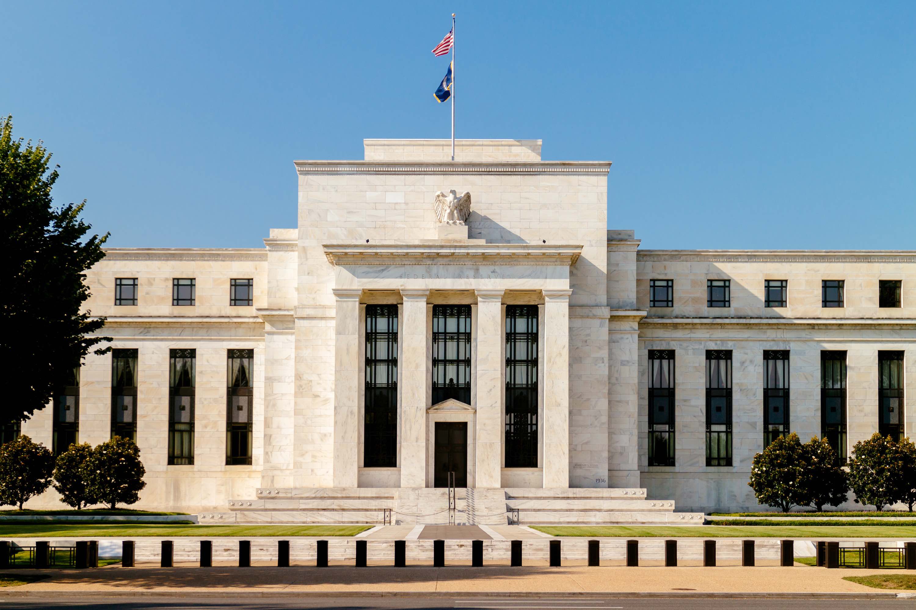 Fed React: Stocks slump on Hawkish FOMC statement, Dollar pares losses, Delta, Oil rises, Gold down post-Fed, Cryptos pare gains